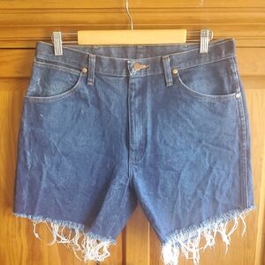 34 Wrangle Cut Offs 100% Cotton